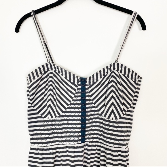 THE PYRAMID COLLECTION Corset Striped Dress Medium - Picture 3 of 7